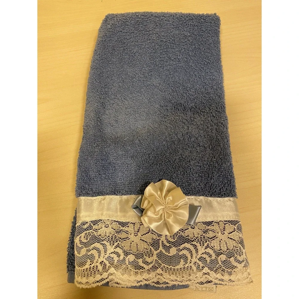 Dundee Blue Lace & Flower 3 Piece Towel Set‎ Vintage USA